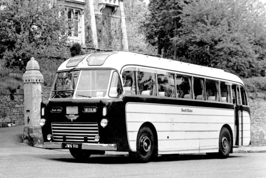 AEC Regal IV 9821E Windover Kingsway (C35R) 1954 года  (UK) (фото 1 из 3)